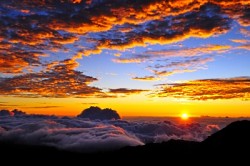 sunrise_mountains_clouds